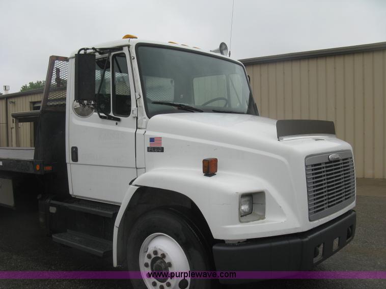 image for item K8688 1997 Freightliner FL80 rollback truck