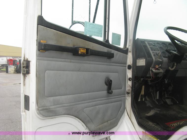 image for item K8688 1997 Freightliner FL80 rollback truck