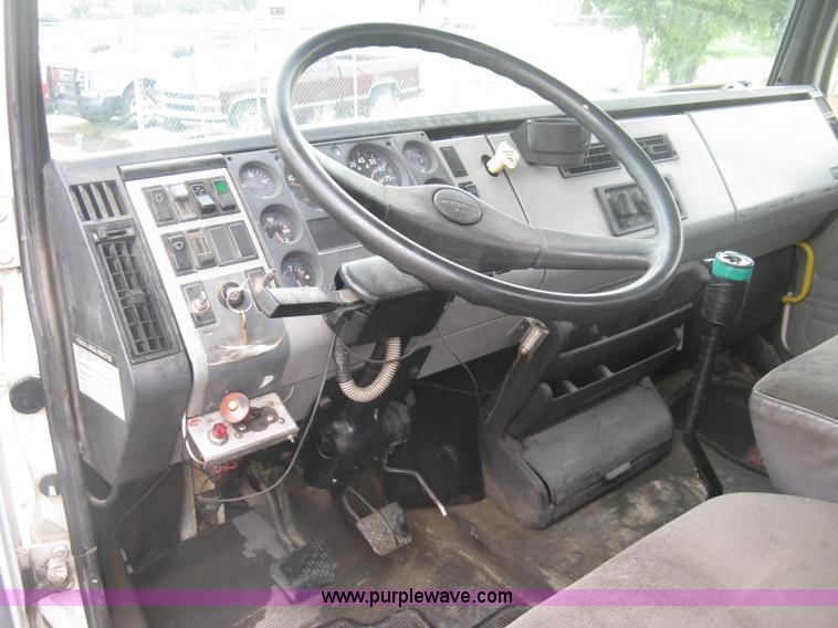 image for item K8688 1997 Freightliner FL80 rollback truck