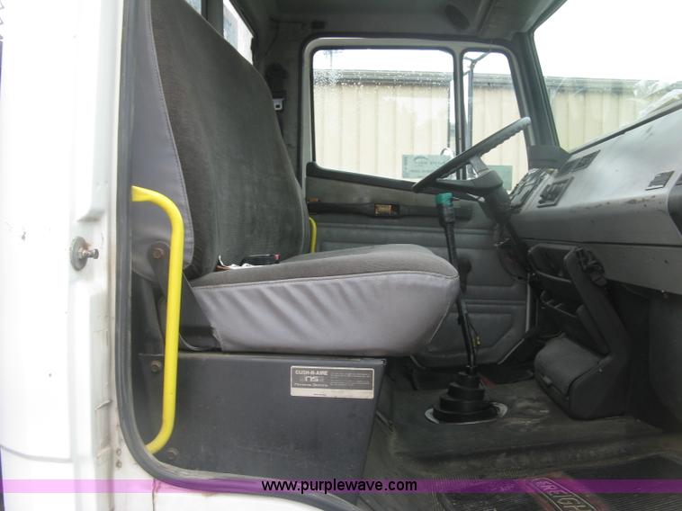 image for item K8688 1997 Freightliner FL80 rollback truck