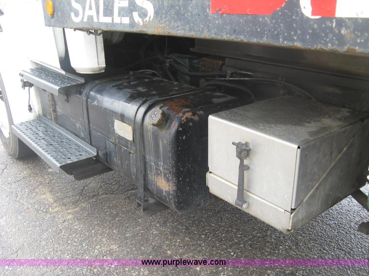 image for item K8688 1997 Freightliner FL80 rollback truck
