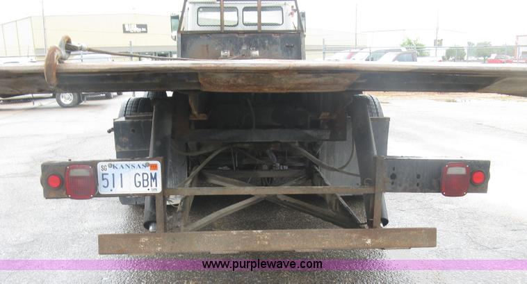 image for item K8688 1997 Freightliner FL80 rollback truck