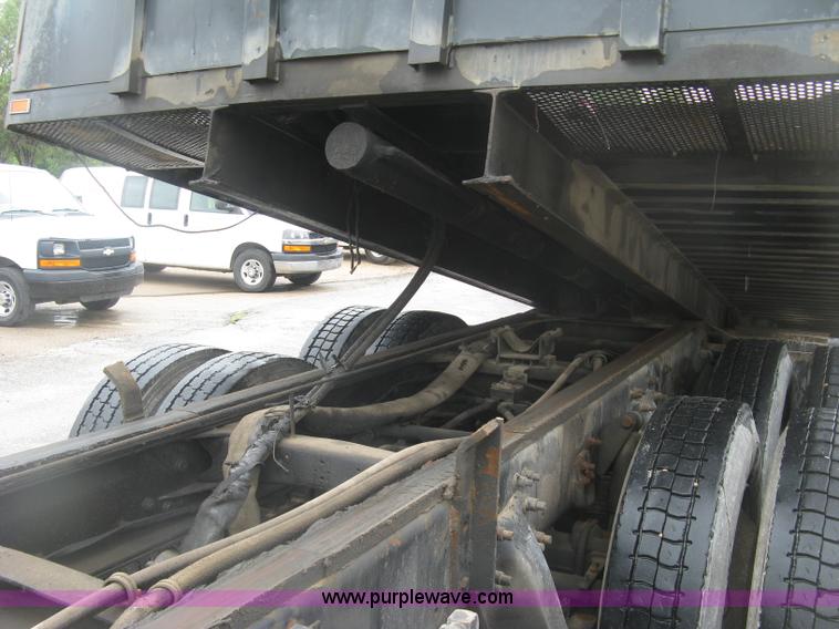 image for item K8688 1997 Freightliner FL80 rollback truck