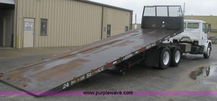 image for item K8688 1997 Freightliner FL80 rollback truck