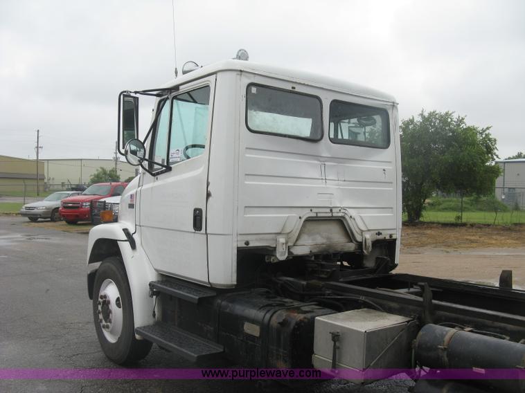 image for item K8688 1997 Freightliner FL80 rollback truck
