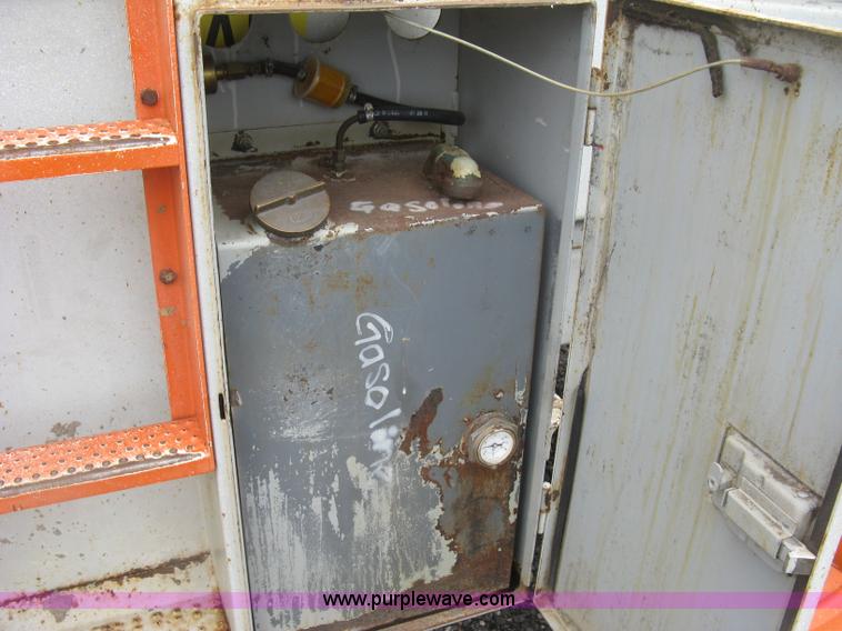 image for item K8690 1999 Sky Jack SJ8841A scissor lift