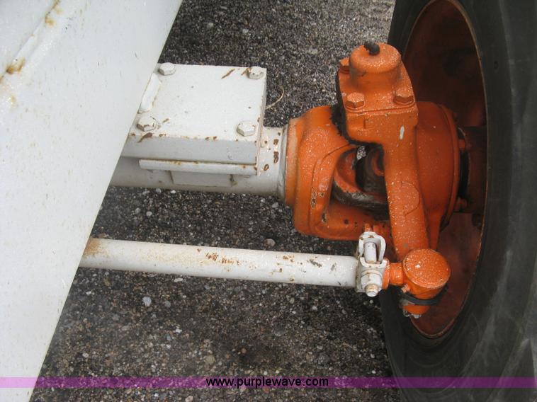 image for item K8690 1999 Sky Jack SJ8841A scissor lift