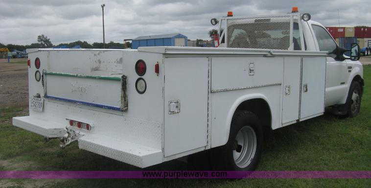 image for item K8691 2005 Ford F350 Super Duty XL utility truck