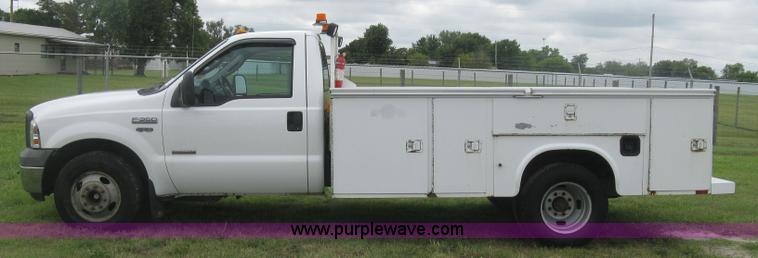 image for item K8691 2005 Ford F350 Super Duty XL utility truck