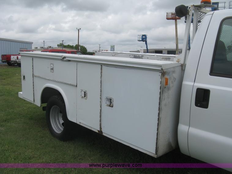 image for item K8691 2005 Ford F350 Super Duty XL utility truck
