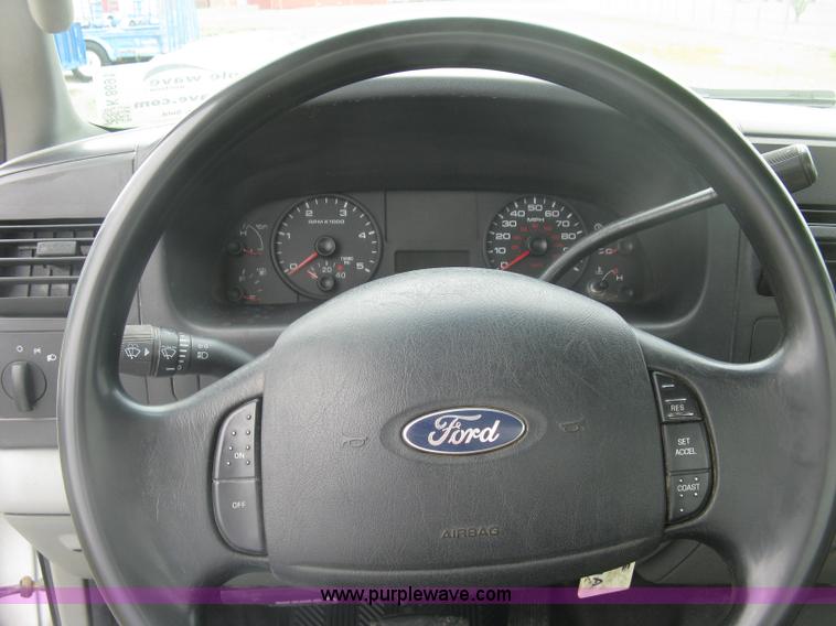 image for item K8691 2005 Ford F350 Super Duty XL utility truck