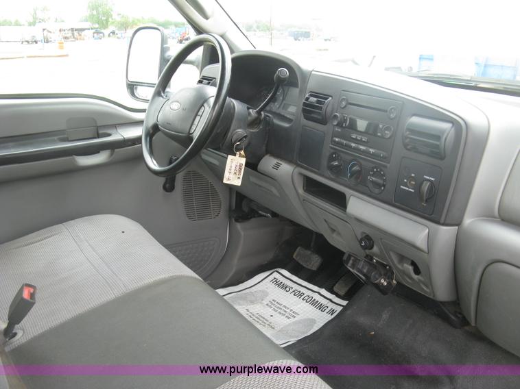 image for item K8691 2005 Ford F350 Super Duty XL utility truck