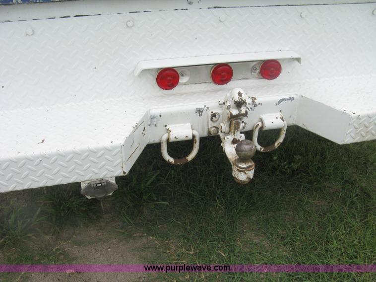 image for item K8691 2005 Ford F350 Super Duty XL utility truck