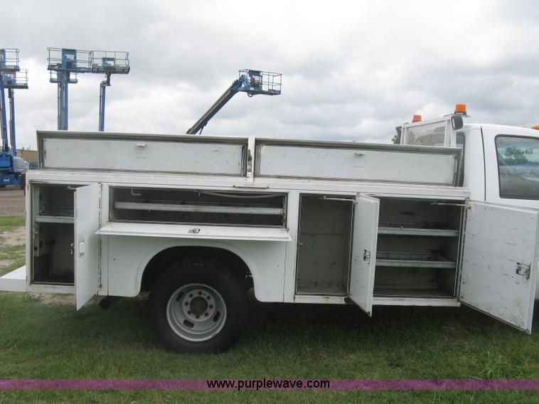 image for item K8691 2005 Ford F350 Super Duty XL utility truck