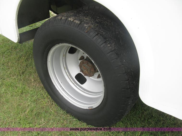 image for item K8691 2005 Ford F350 Super Duty XL utility truck