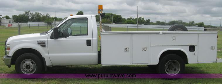 image for item K8692 2008 Ford F350 Super Duty XL utility truck