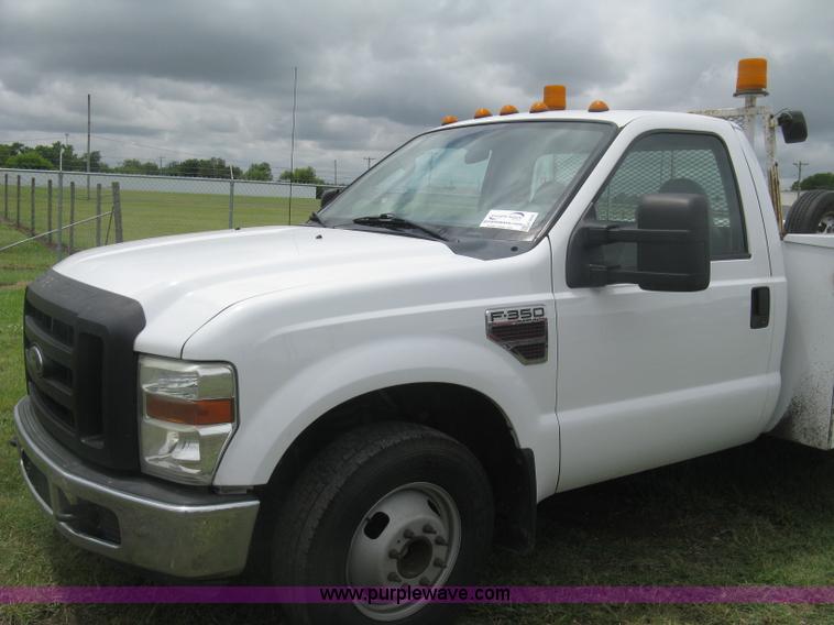 image for item K8692 2008 Ford F350 Super Duty XL utility truck
