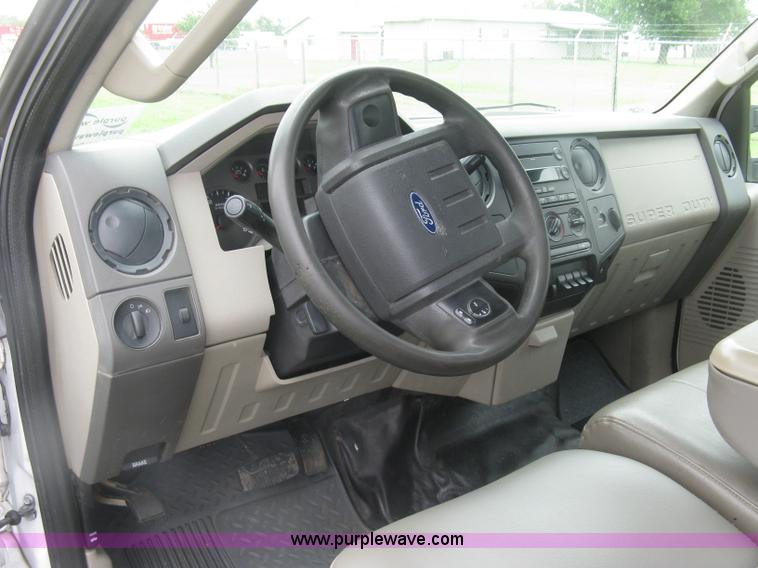 image for item K8692 2008 Ford F350 Super Duty XL utility truck
