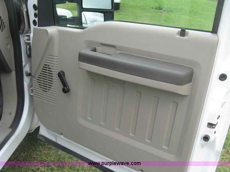 image for item K8692 2008 Ford F350 Super Duty XL utility truck