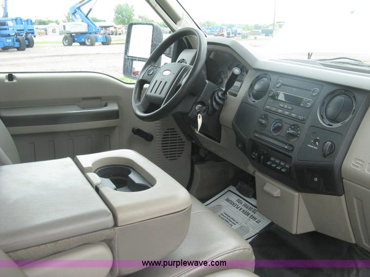 image for item K8692 2008 Ford F350 Super Duty XL utility truck