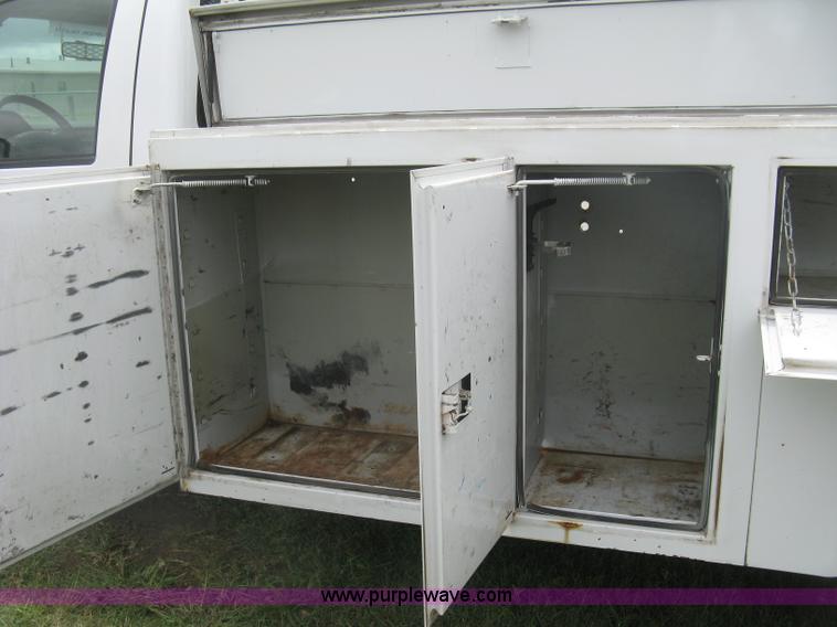 image for item K8692 2008 Ford F350 Super Duty XL utility truck