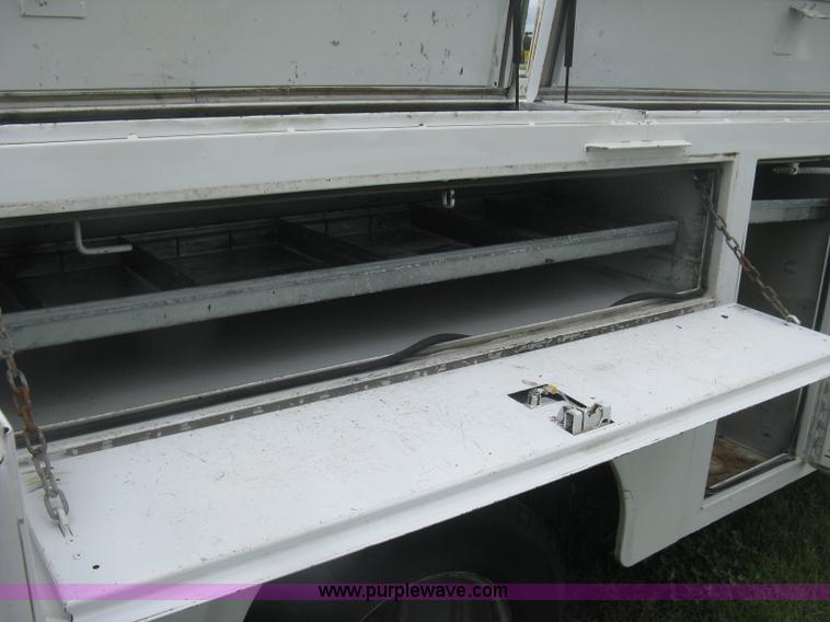 image for item K8692 2008 Ford F350 Super Duty XL utility truck