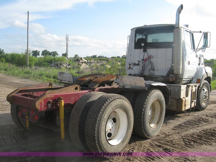 image for item K8694 1996 Ford LTA9000 Aero Max 106 semi truck