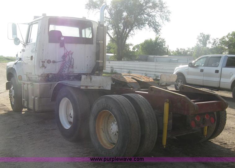 image for item K8694 1996 Ford LTA9000 Aero Max 106 semi truck