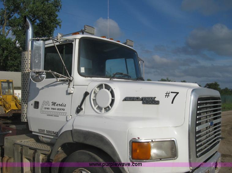 image for item K8694 1996 Ford LTA9000 Aero Max 106 semi truck