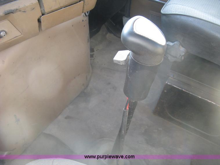 image for item K8694 1996 Ford LTA9000 Aero Max 106 semi truck