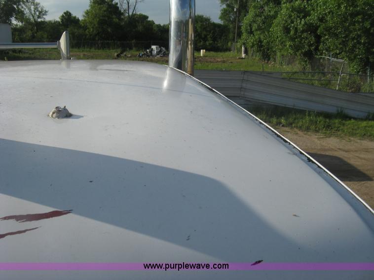 image for item K8694 1996 Ford LTA9000 Aero Max 106 semi truck