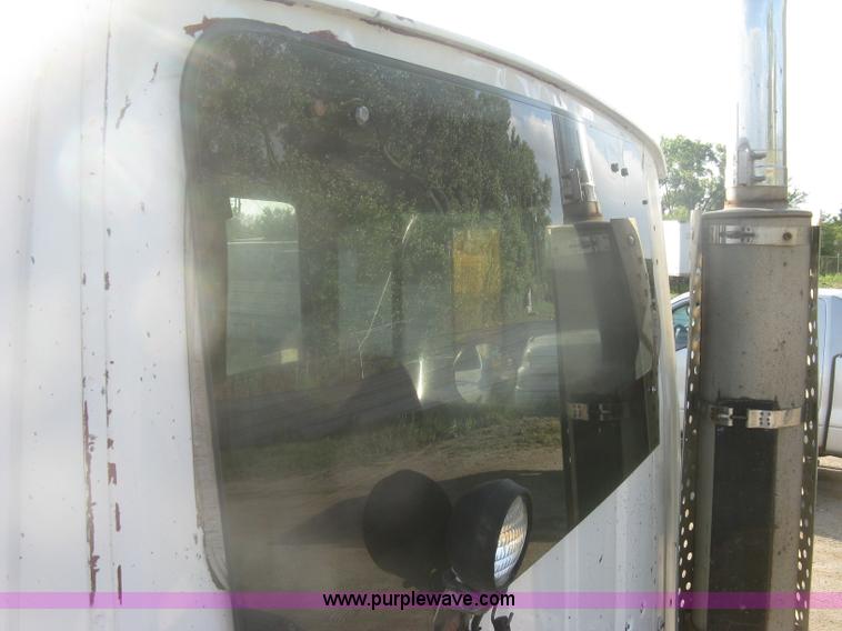 image for item K8694 1996 Ford LTA9000 Aero Max 106 semi truck