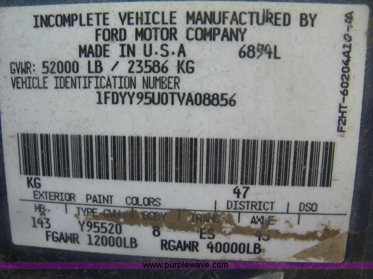 image for item K8694 1996 Ford LTA9000 Aero Max 106 semi truck