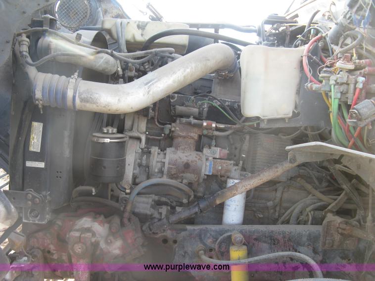 image for item K8694 1996 Ford LTA9000 Aero Max 106 semi truck