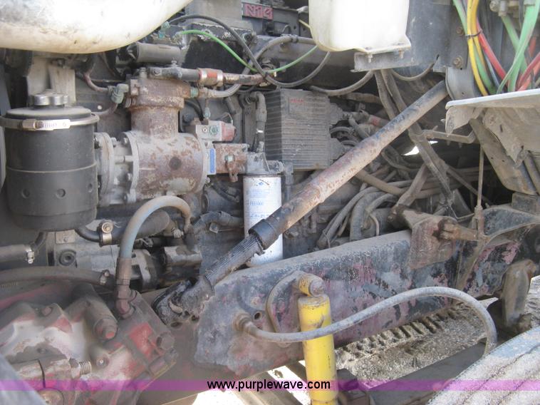 image for item K8694 1996 Ford LTA9000 Aero Max 106 semi truck