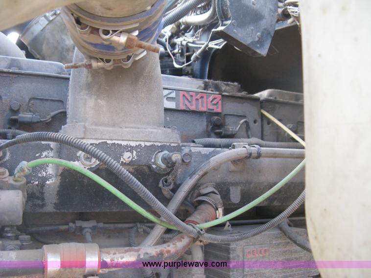 image for item K8694 1996 Ford LTA9000 Aero Max 106 semi truck