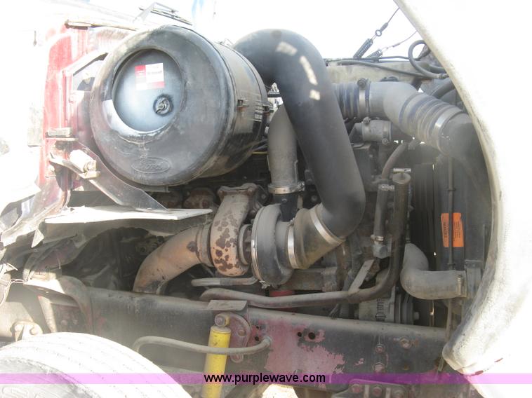 image for item K8694 1996 Ford LTA9000 Aero Max 106 semi truck