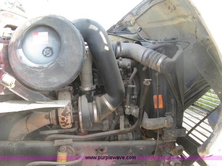 image for item K8694 1996 Ford LTA9000 Aero Max 106 semi truck