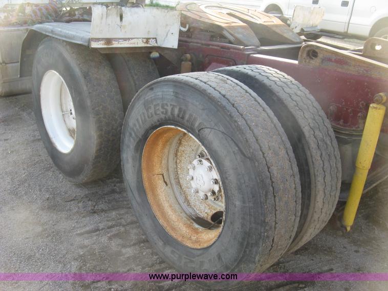 image for item K8694 1996 Ford LTA9000 Aero Max 106 semi truck