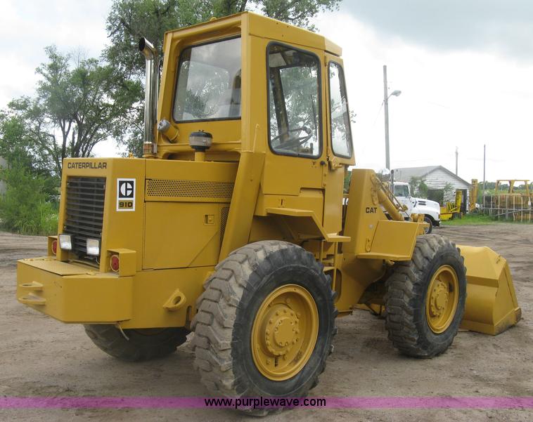 image for item K8696 1980 Caterpillar 910 wheel loader