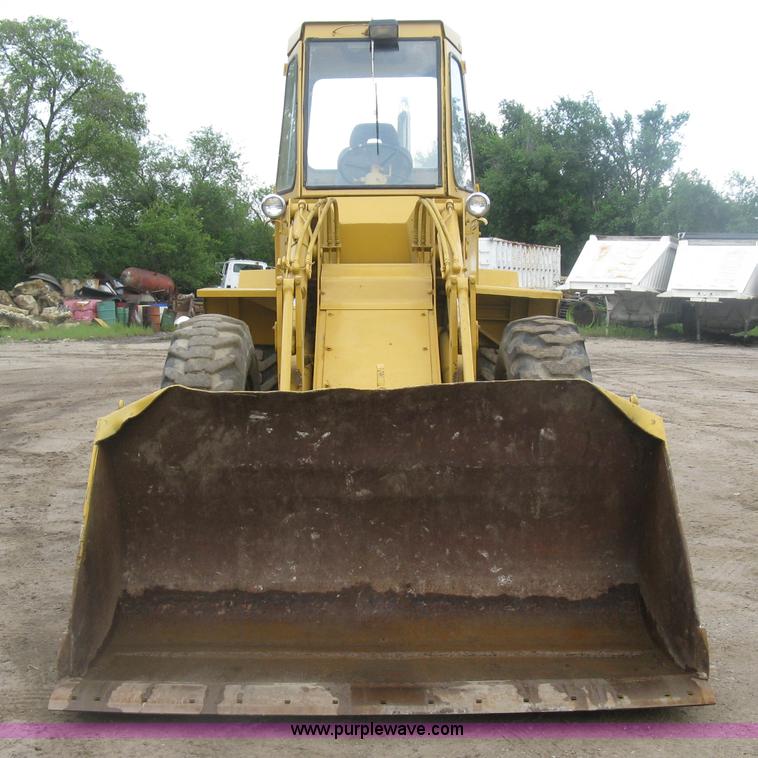 image for item K8696 1980 Caterpillar 910 wheel loader