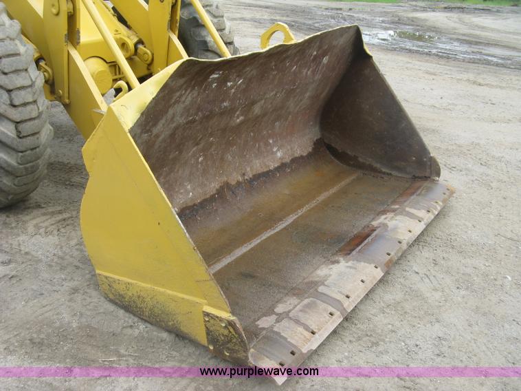 image for item K8696 1980 Caterpillar 910 wheel loader