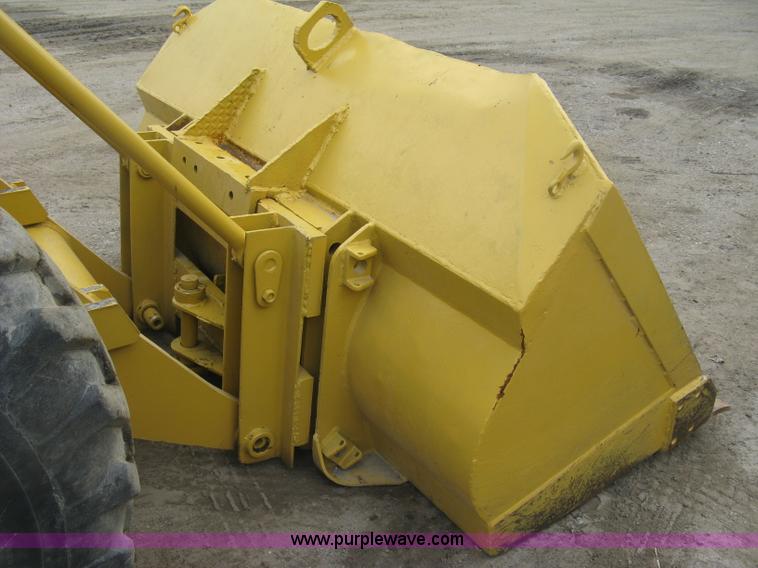 image for item K8696 1980 Caterpillar 910 wheel loader