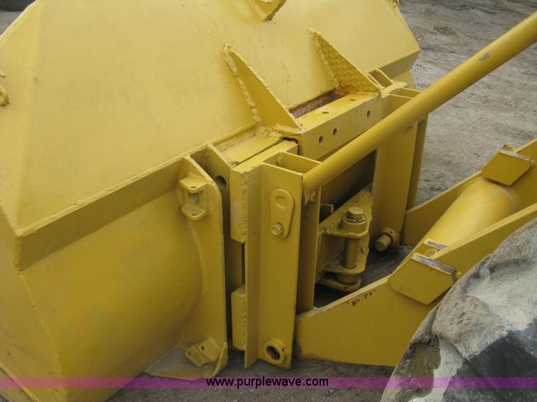 image for item K8696 1980 Caterpillar 910 wheel loader