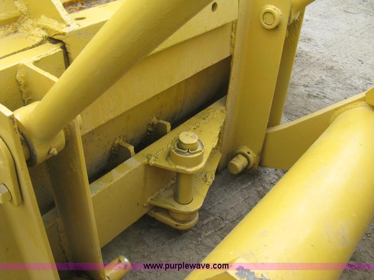 image for item K8696 1980 Caterpillar 910 wheel loader