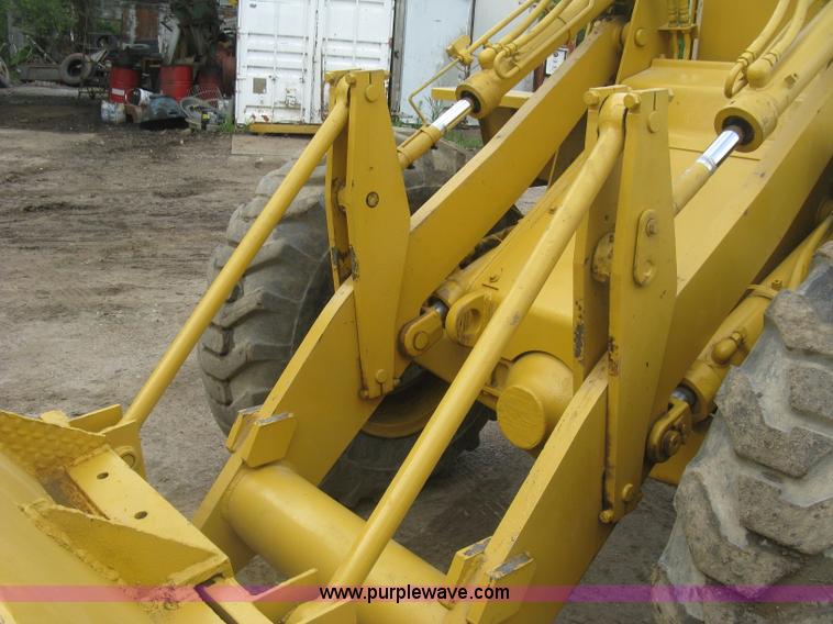 image for item K8696 1980 Caterpillar 910 wheel loader