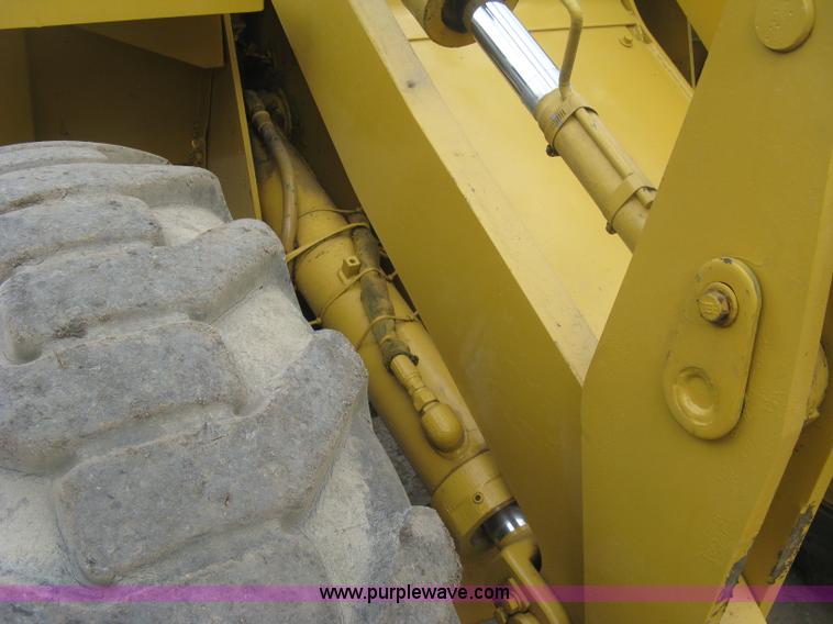 image for item K8696 1980 Caterpillar 910 wheel loader