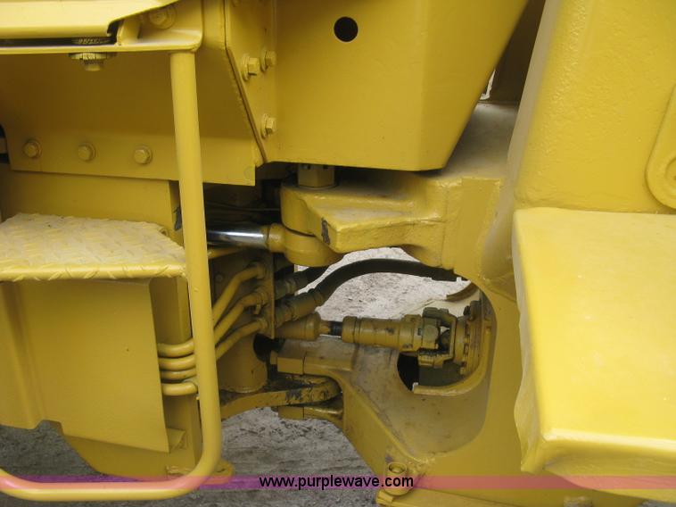 image for item K8696 1980 Caterpillar 910 wheel loader