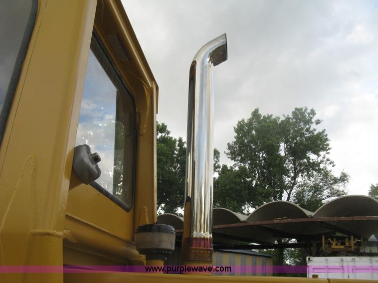 image for item K8696 1980 Caterpillar 910 wheel loader