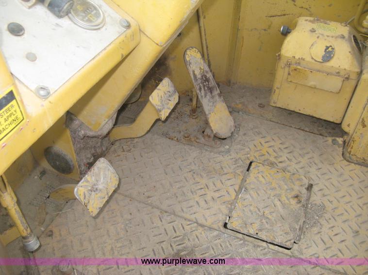 image for item K8696 1980 Caterpillar 910 wheel loader